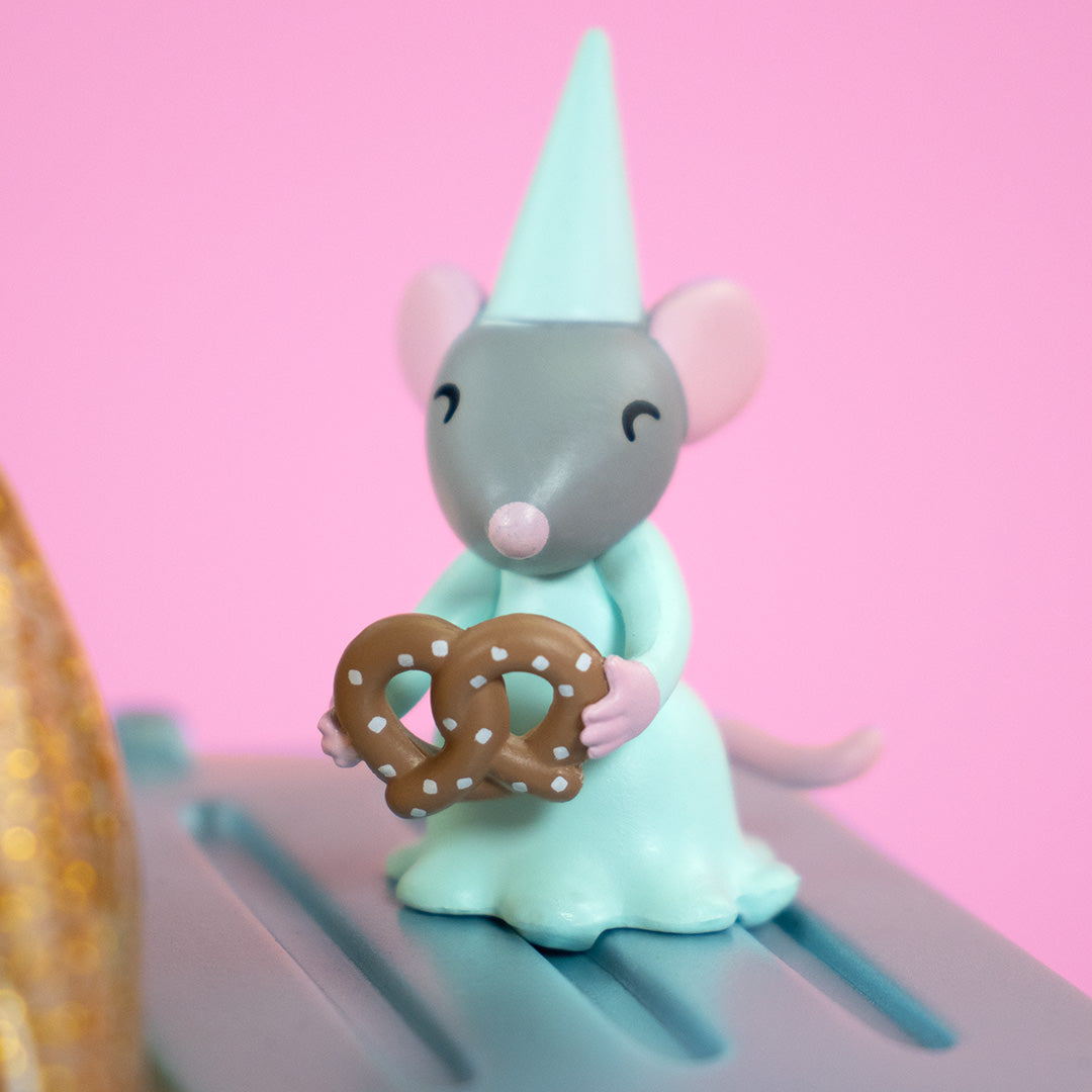 Dumpster Fire - Unhappily Ever After Vinyl Figure